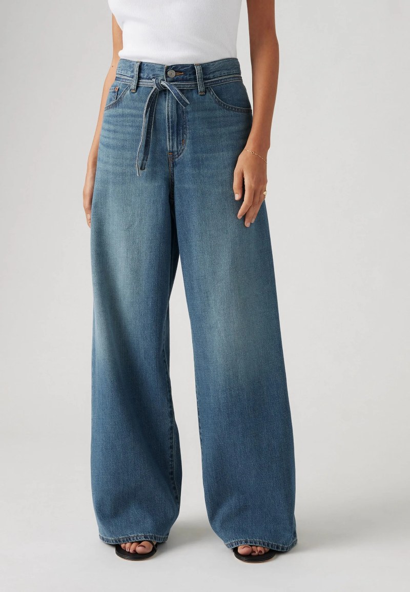 pantalón denim barrel mujer levis