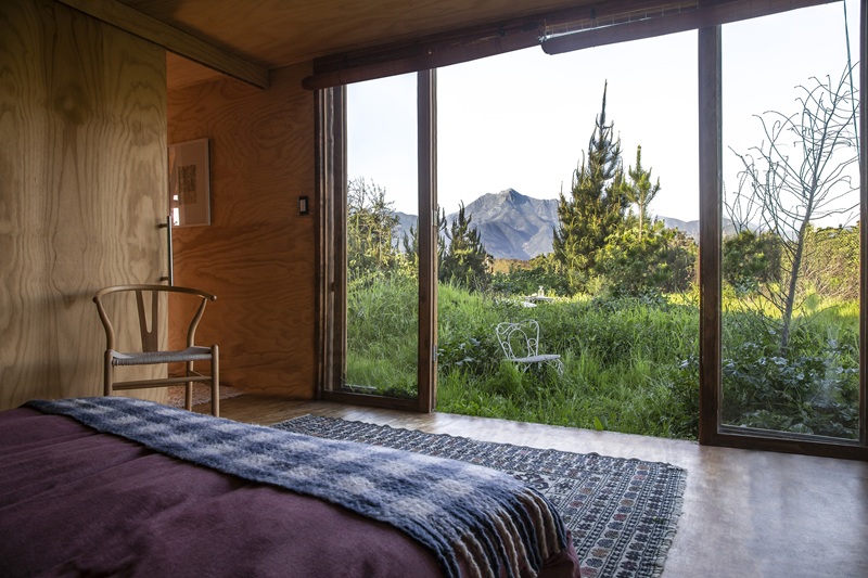 Tololo-Ugarte-Catalejo: casa túnel de madera dormitorio