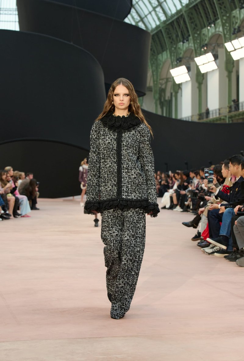 Mejores Desfiles Paris Fashion Week Mujer 2025