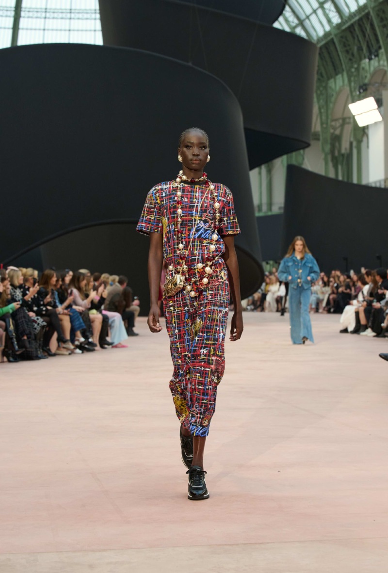 Mejores Desfiles Paris Fashion Week Mujer 2025