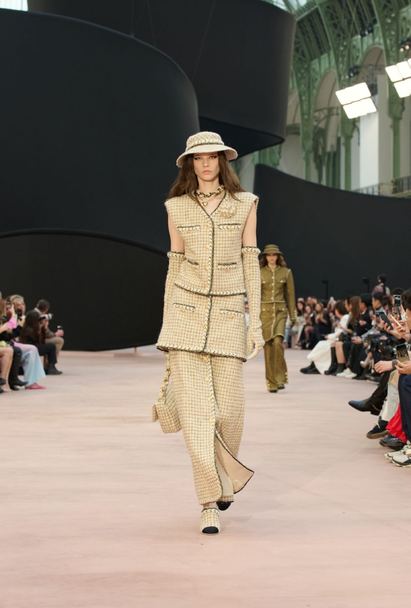 Mejores Desfiles Paris Fashion Week Mujer 2025