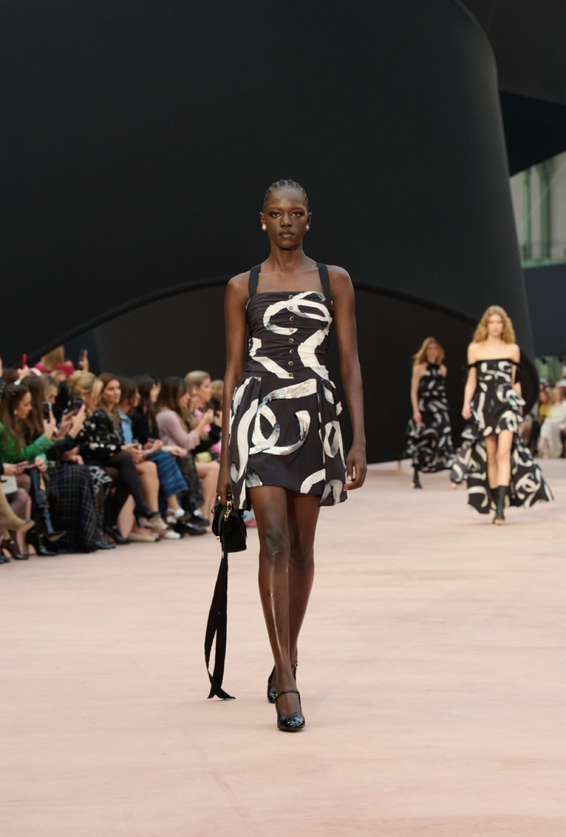 Mejores Desfiles Paris Fashion Week Mujer 2025