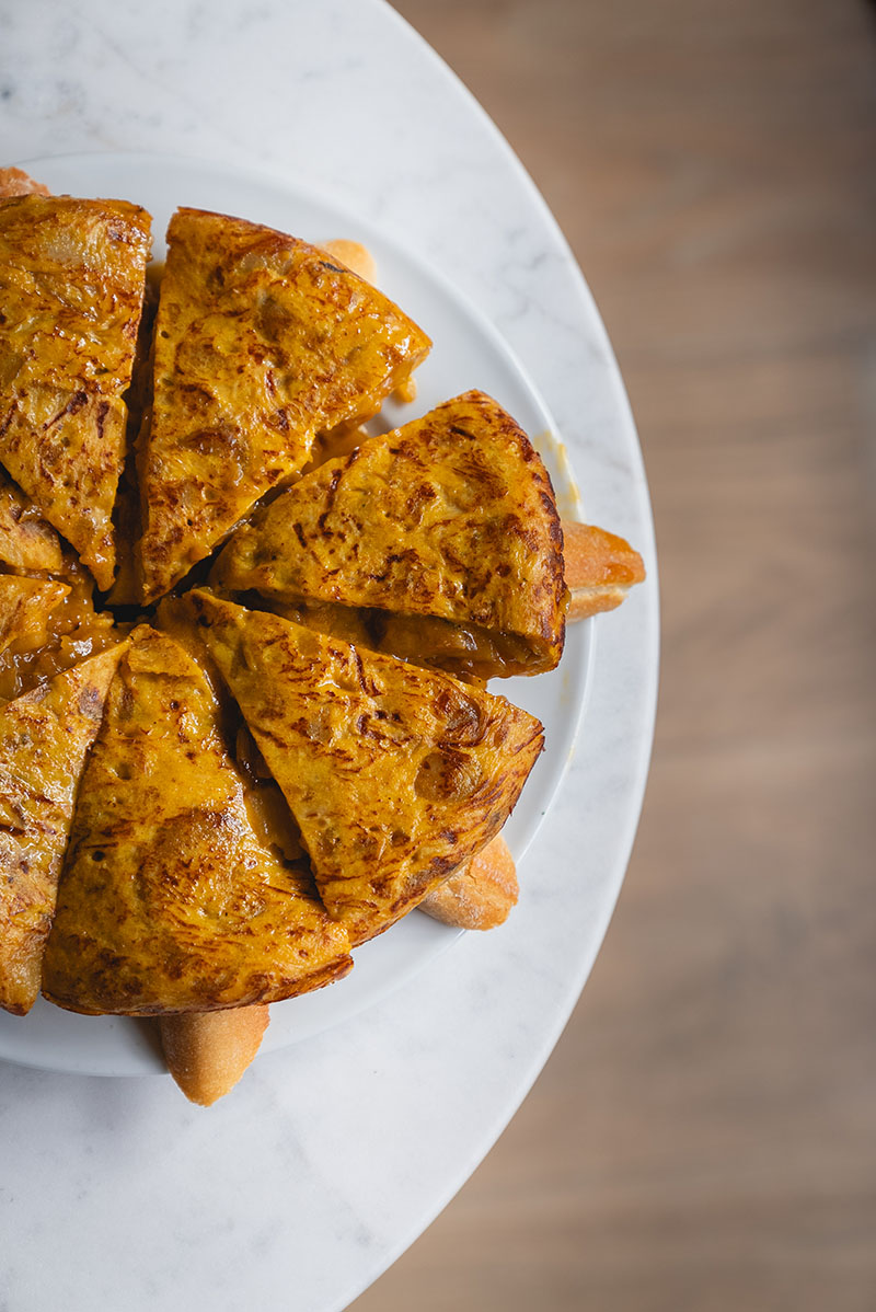 Juana la Loca: Tortilla de patatas y cebolla confitada