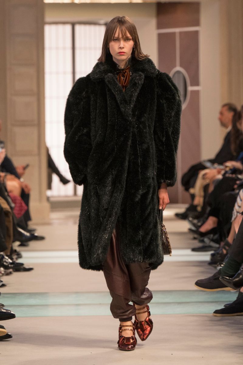 Louis Vuitton mezcla historicismo y modernidad para fw25