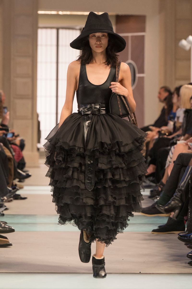 Louis Vuitton mezcla historicismo y modernidad para fw25