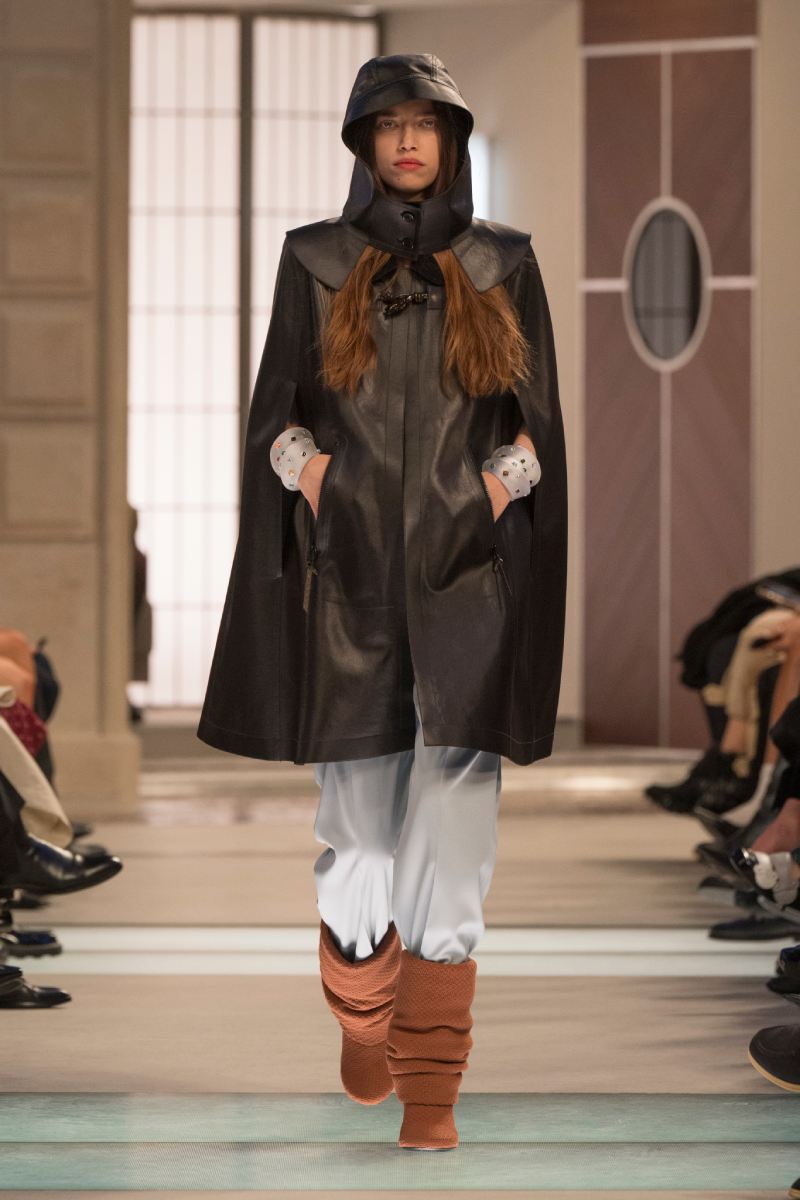 Louis Vuitton mezcla historicismo y modernidad para fw25