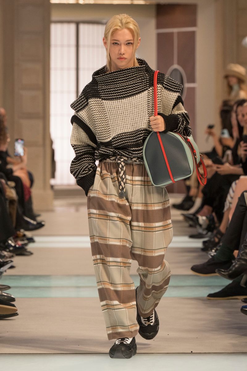 Louis Vuitton mezcla historicismo y modernidad para fw25