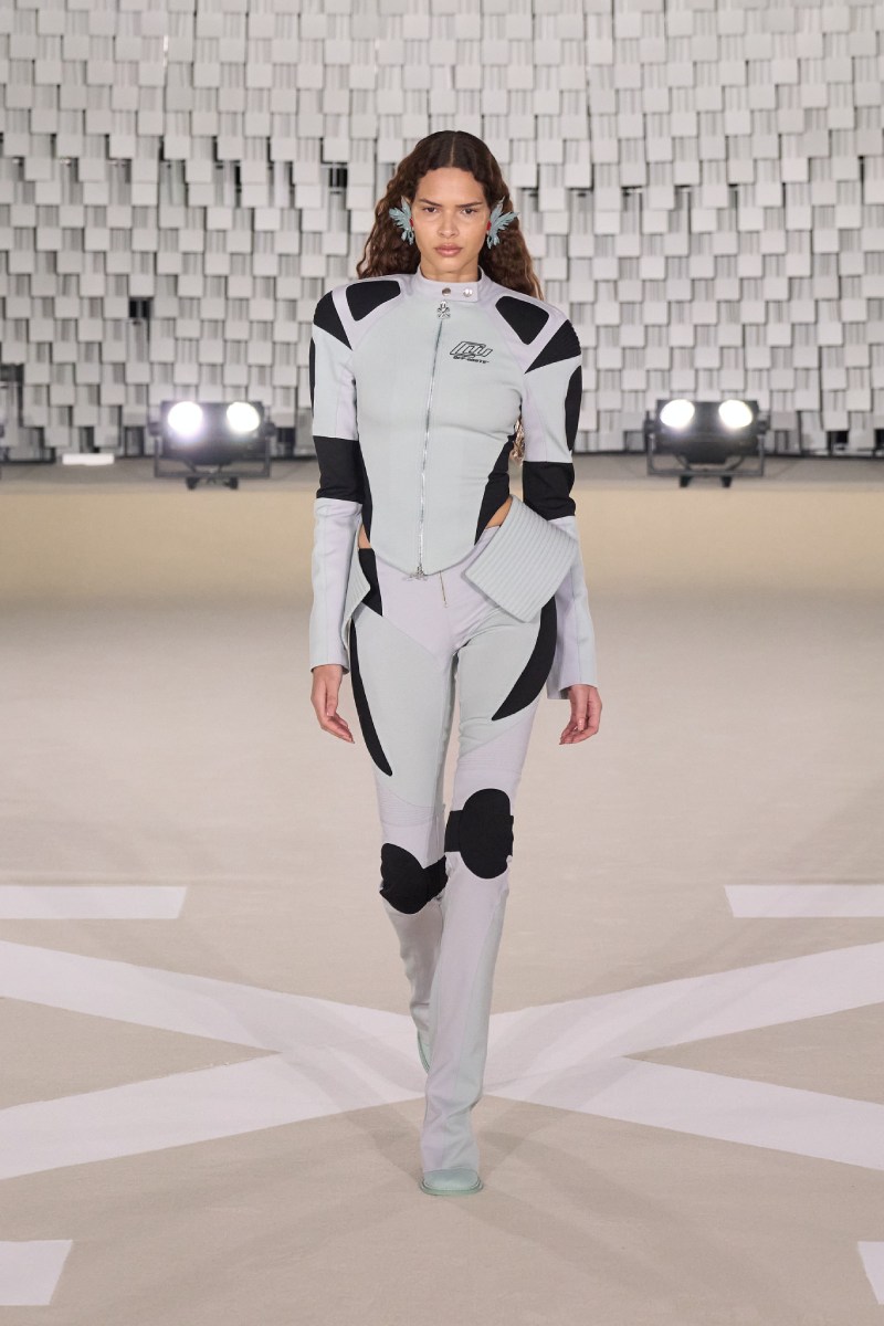 Desfile de moda urbana Off-White FW25