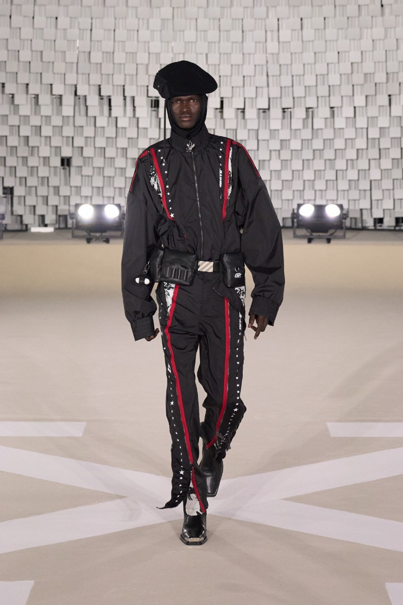 Desfile de moda urbana Off-White FW25