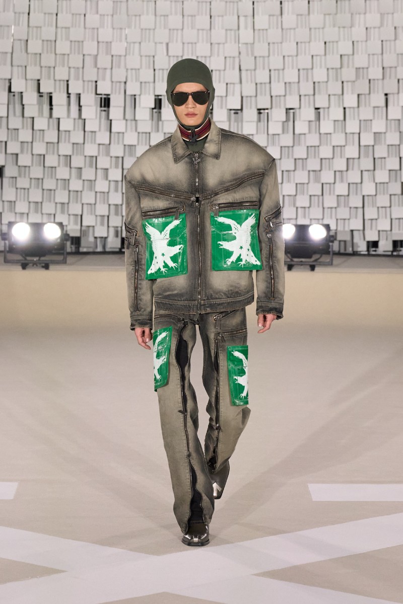 Desfile de moda urbana Off-White FW25