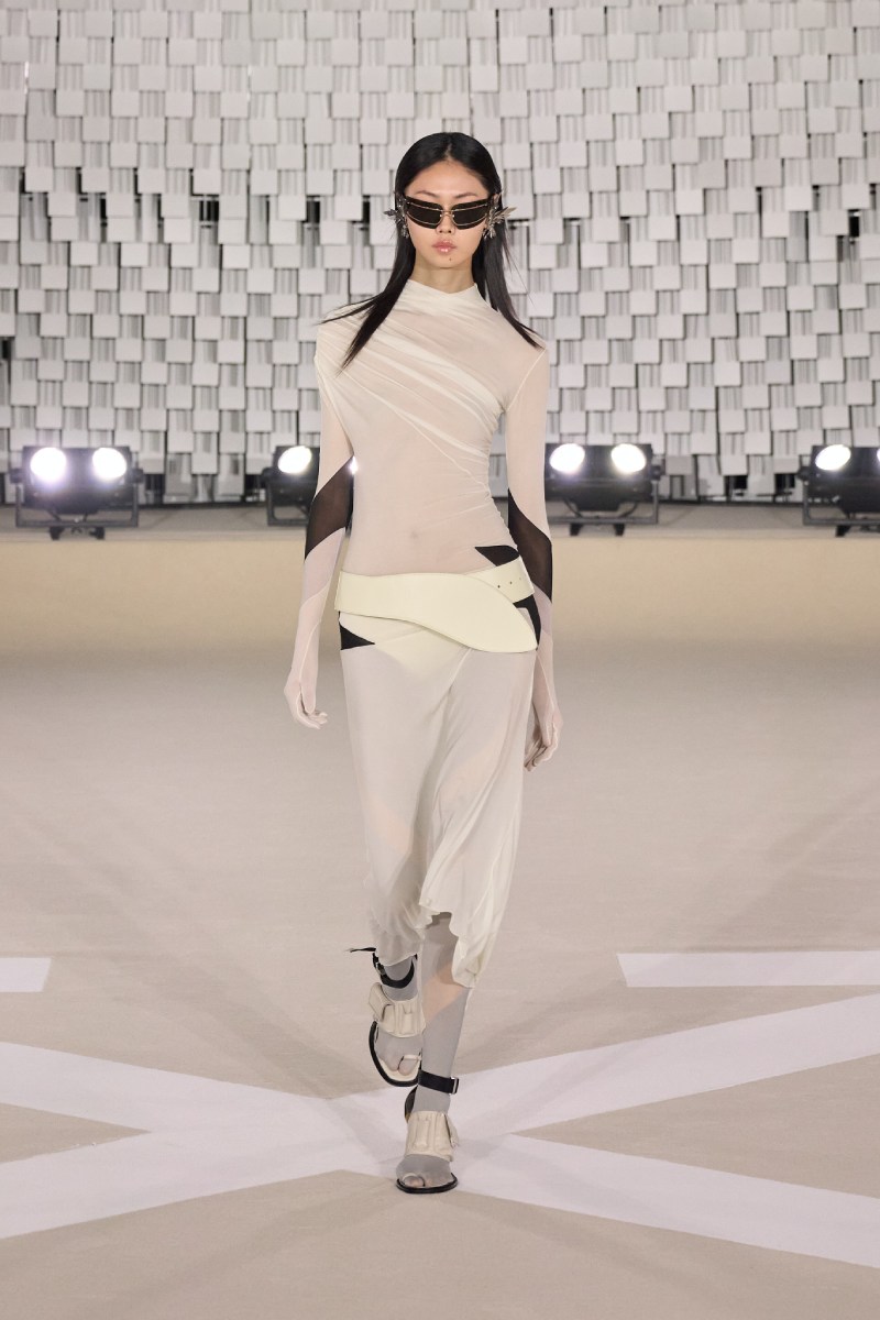 Desfile de moda urbana Off-White FW25