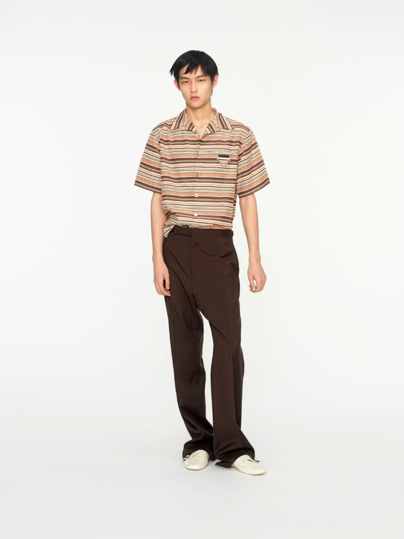El hombre Prada del verano es elegante pero casual