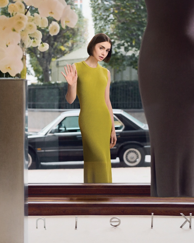 ropa elegante parisina nueva colección calvin klein lily collins