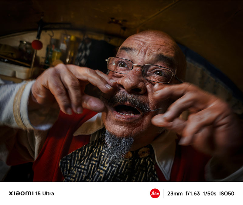 Xiaomi Begoña Rodrigo: artista de circo gesticula con fuerza frente a la cámara en la serie dedicada a la sorpresa