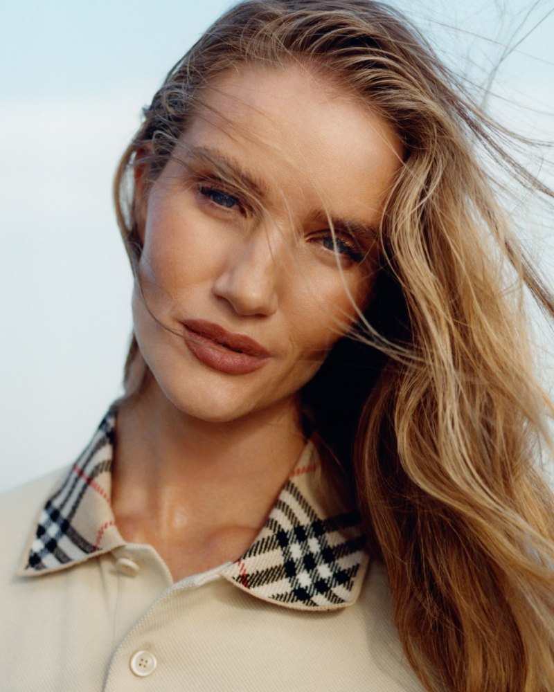 Burberry nos viste para el verano con el que soñamos
