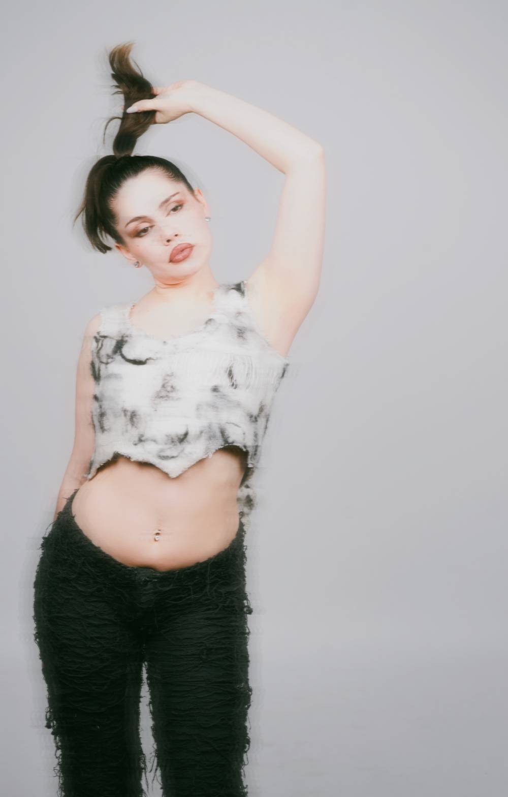 Simona es una chica muy astuta y espabilada en su nuevo EP