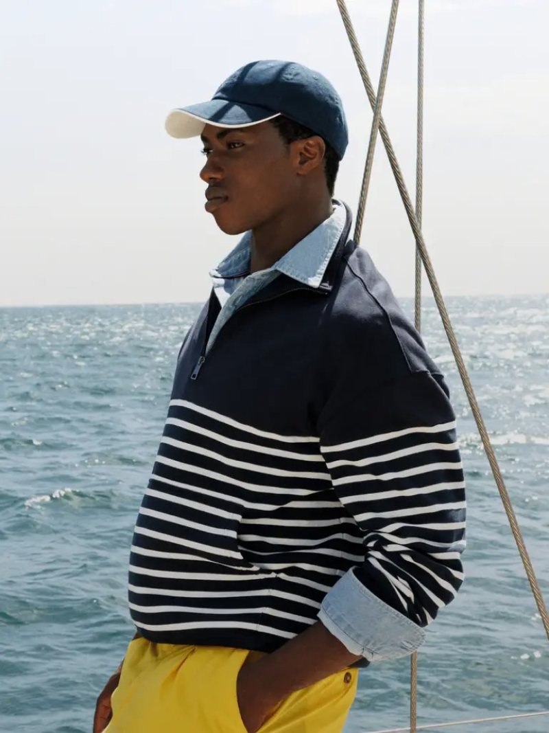 Tommy rescata sus iconos sailing para este verano